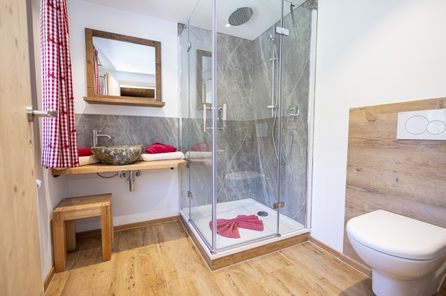 Badezimmer neu und modern